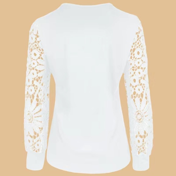 NWT 🤍 PLEATED WHITE IVORY LACE SLEEVE V-NECK BLOUSE TOP Size Women’s XL - Picture 3 of 8